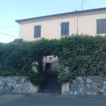 Terre Di Creta...Per Sognare Hotel Pomaia Luaran gambar